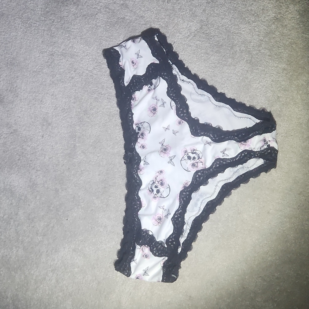 Sexy skull panties